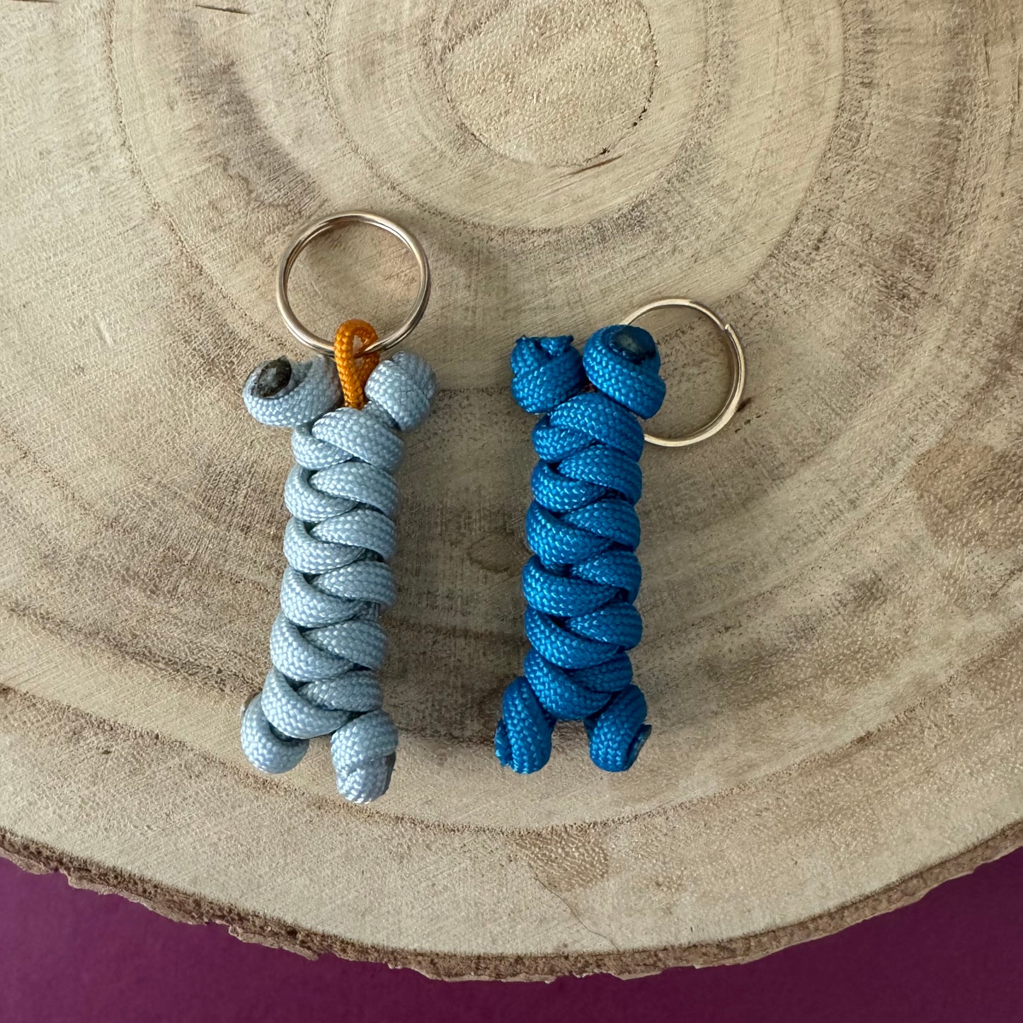 Paracord Bone Zipper Pull