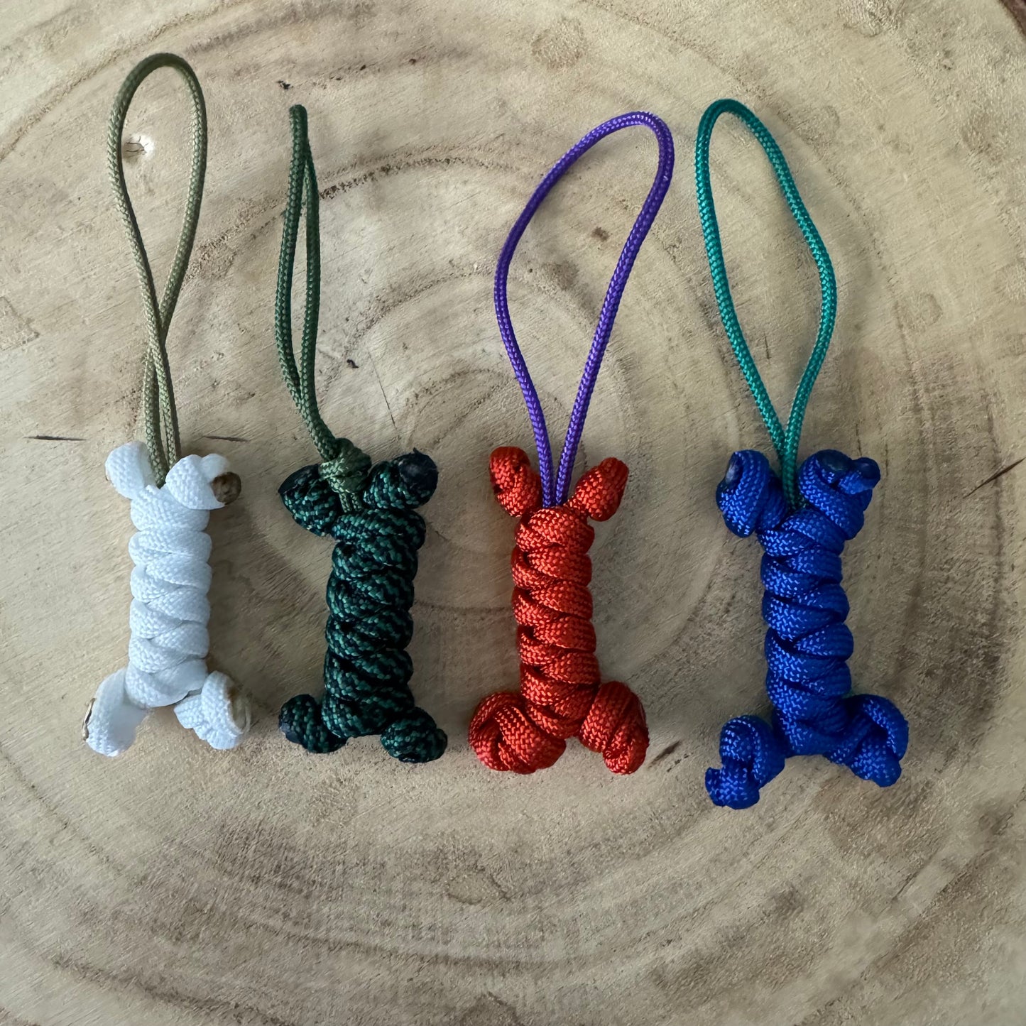 Paracord Bone Zipper Pull